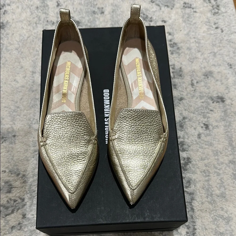 Nicholas Kirkwood Gold Beya Flats - Picture 1 of 8
